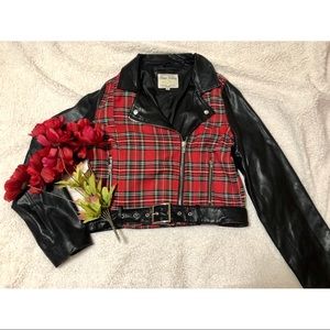 Cute plaid leather jacket ❣️